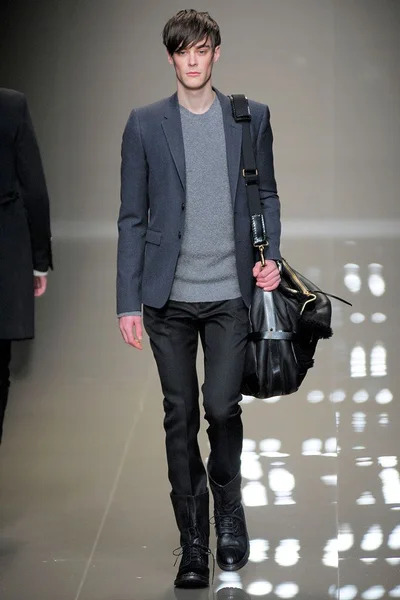 Look 28